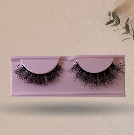 Feathered Glam Lash